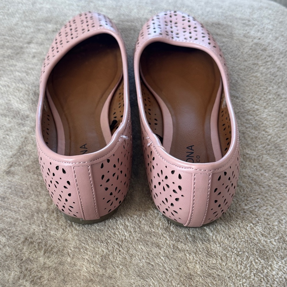 Arizona Jean Company Women's Perforated Pink Flats - Picture 3 of 4